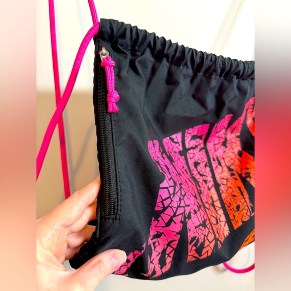 NIKE Drawstring Backpack - Picture 3 of 13